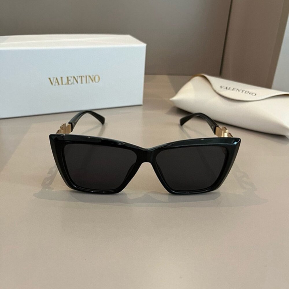 Valentino Women's Black Sunglasses - Picture 3 of 8